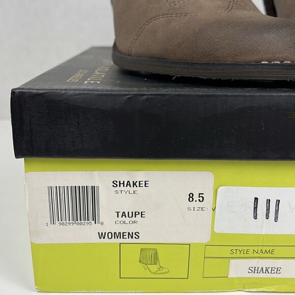 Very Volatile Taupe Booties Shakee Western Cowboy Sz 8.5 Boots Heels Fringe Stud - Picture 10 of 10